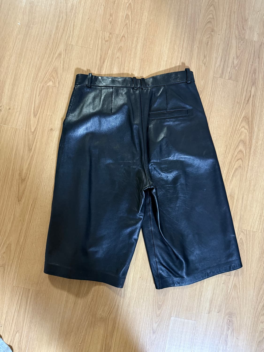 가격내림) 아르켓 Arket 리얼 가죽 반바지 38 상품이미지2