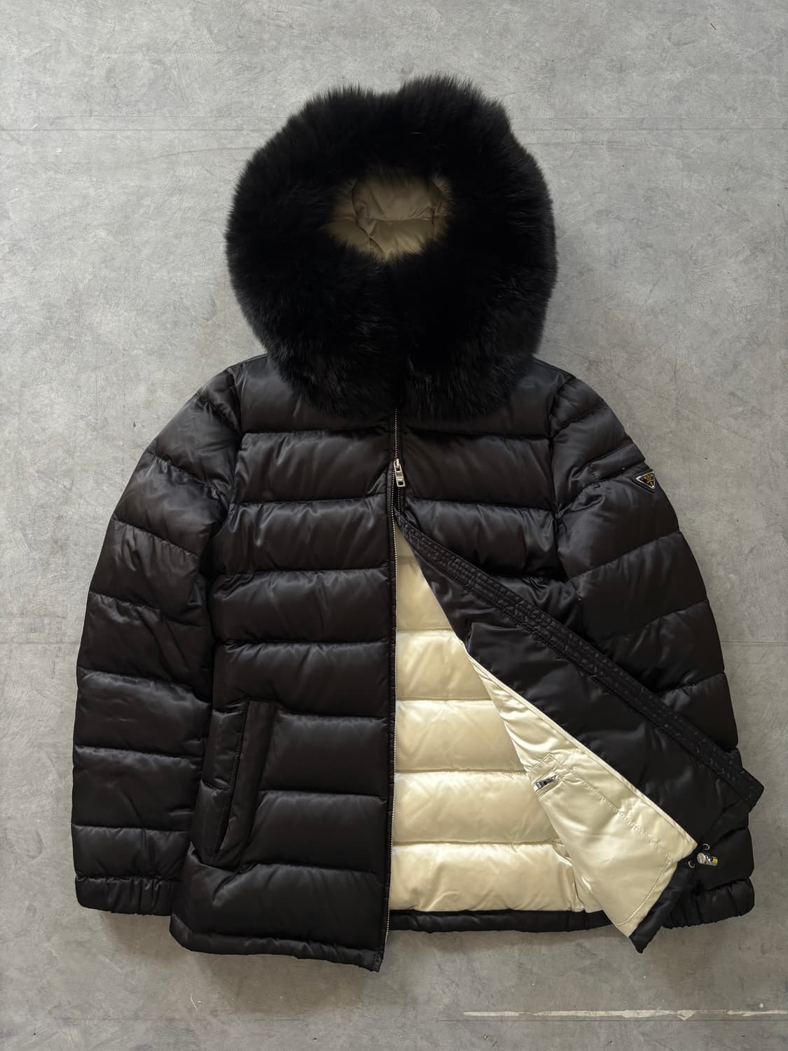 Prada 프라다 퍼 후드 다운 패딩 상품이미지3