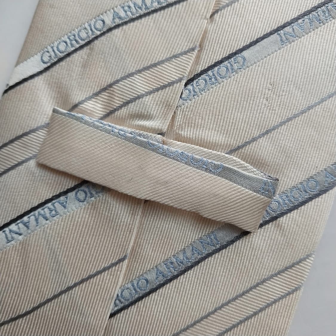 조르지오 아르마니 실크 아이보리 넥타이 10cm A~B등급 K1326
 상품이미지8