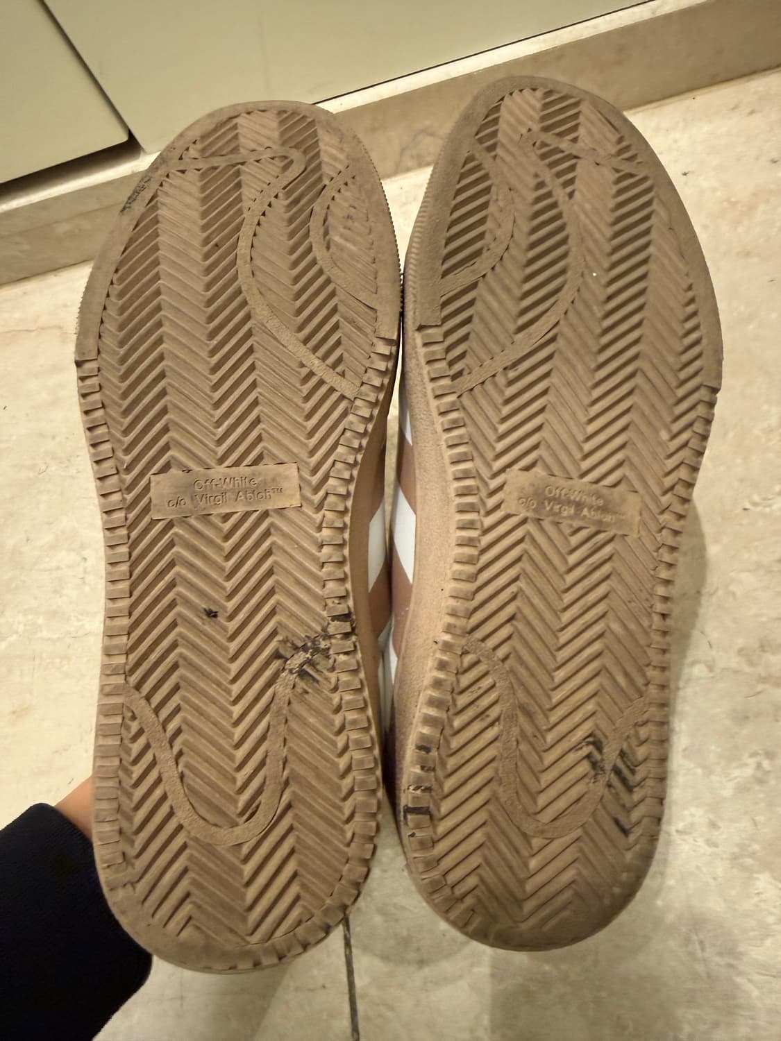 Off-White 스니커즈 36 오프화이트 플랫슈즈 운동화 240 상품이미지3