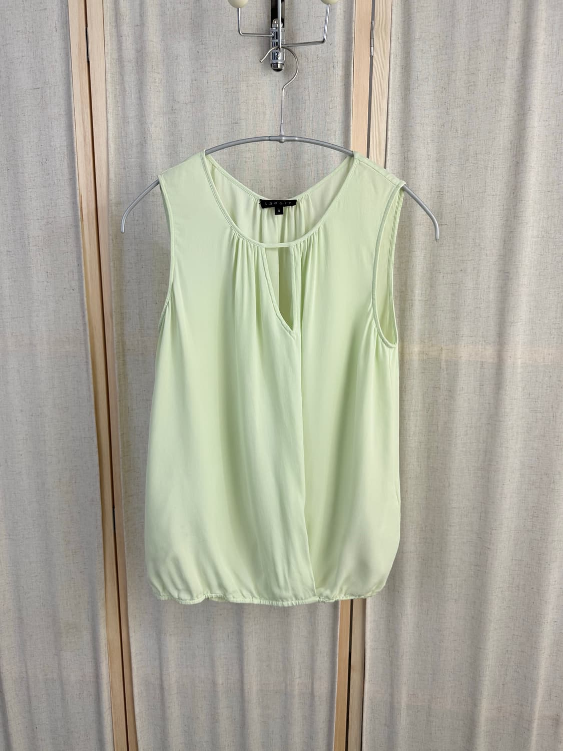 Theory 퓨어실크 민소매 블라우스 상품이미지4