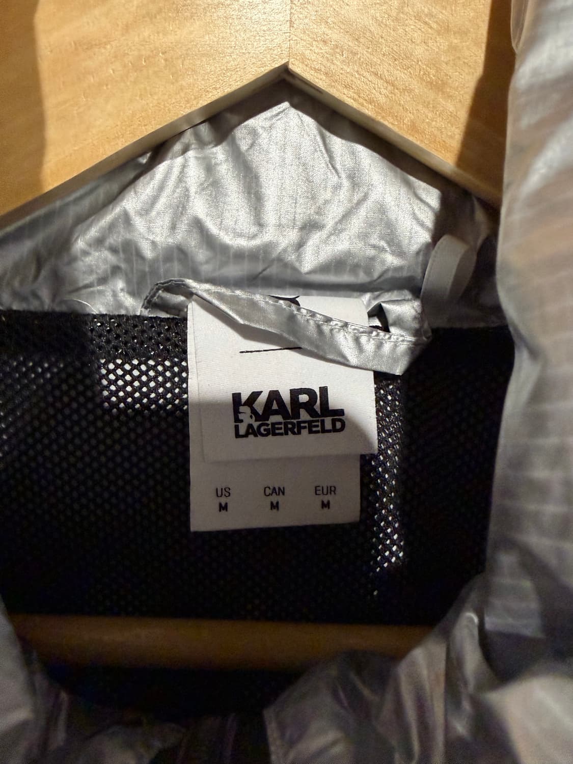 푸마x칼라거펠트 메탈릭 윈드브레이크 바람막이 상품이미지4