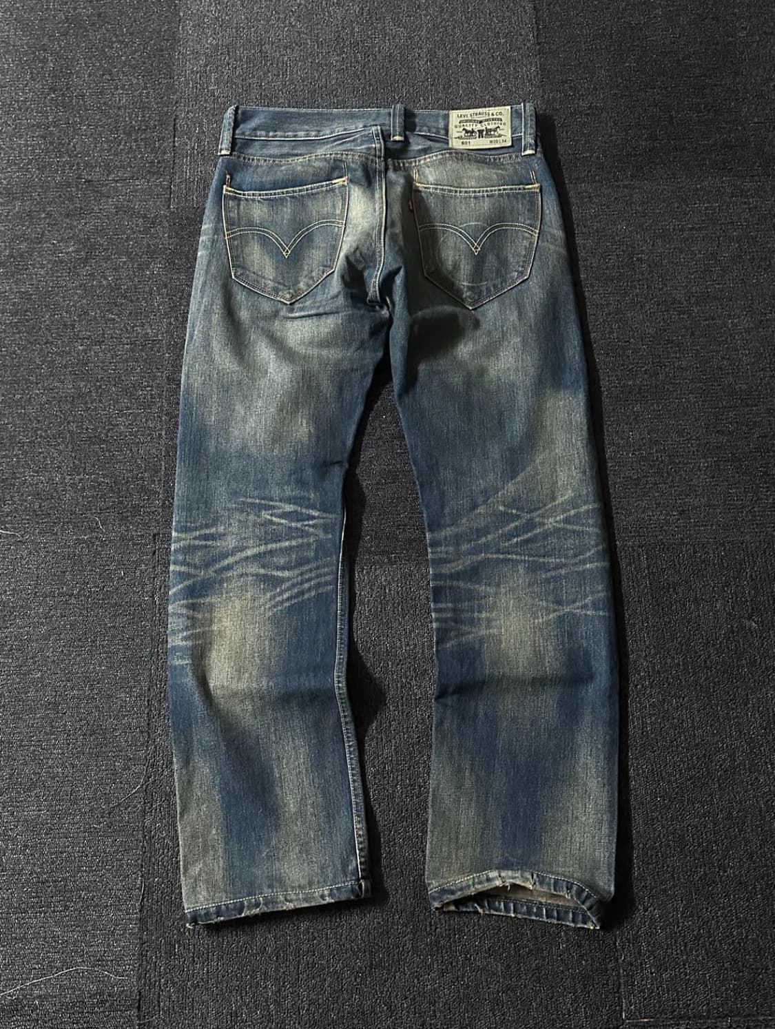 Levi's 601 straight 녹워싱 데미지 팬츠 상품이미지2
