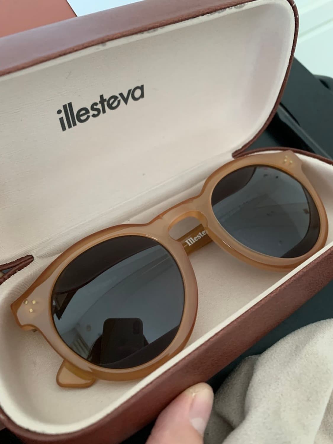 일레스테바 호박 선글라스 상품이미지1