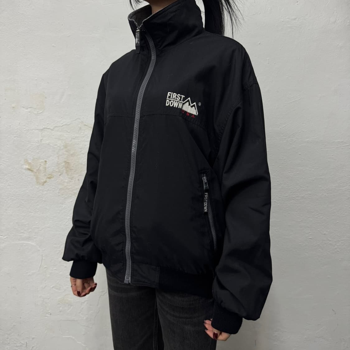 퍼스트다운 블랙 자수로고 리버시블 멜란지 플리스 2way 하이넥 자켓 상품이미지1