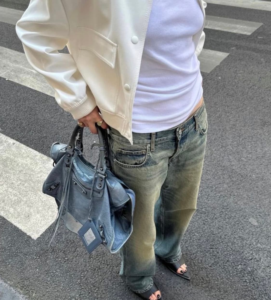 [A 정품] 발렌시아가 시티 모터백 트위기 블루 상품이미지9