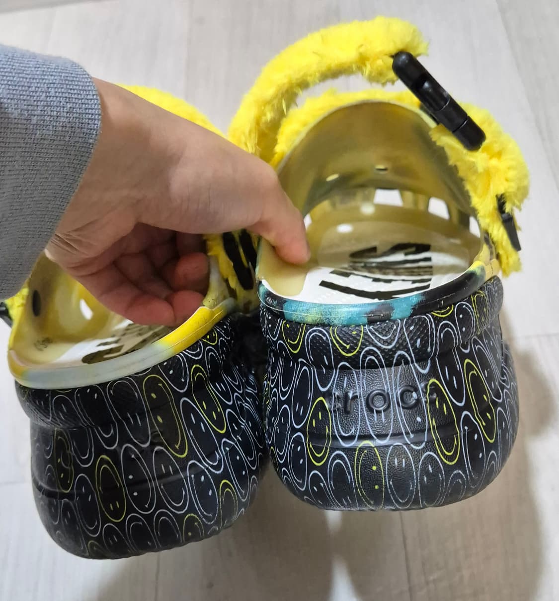 갤러리아 판매 정품 스마일리 크록스 상품이미지5