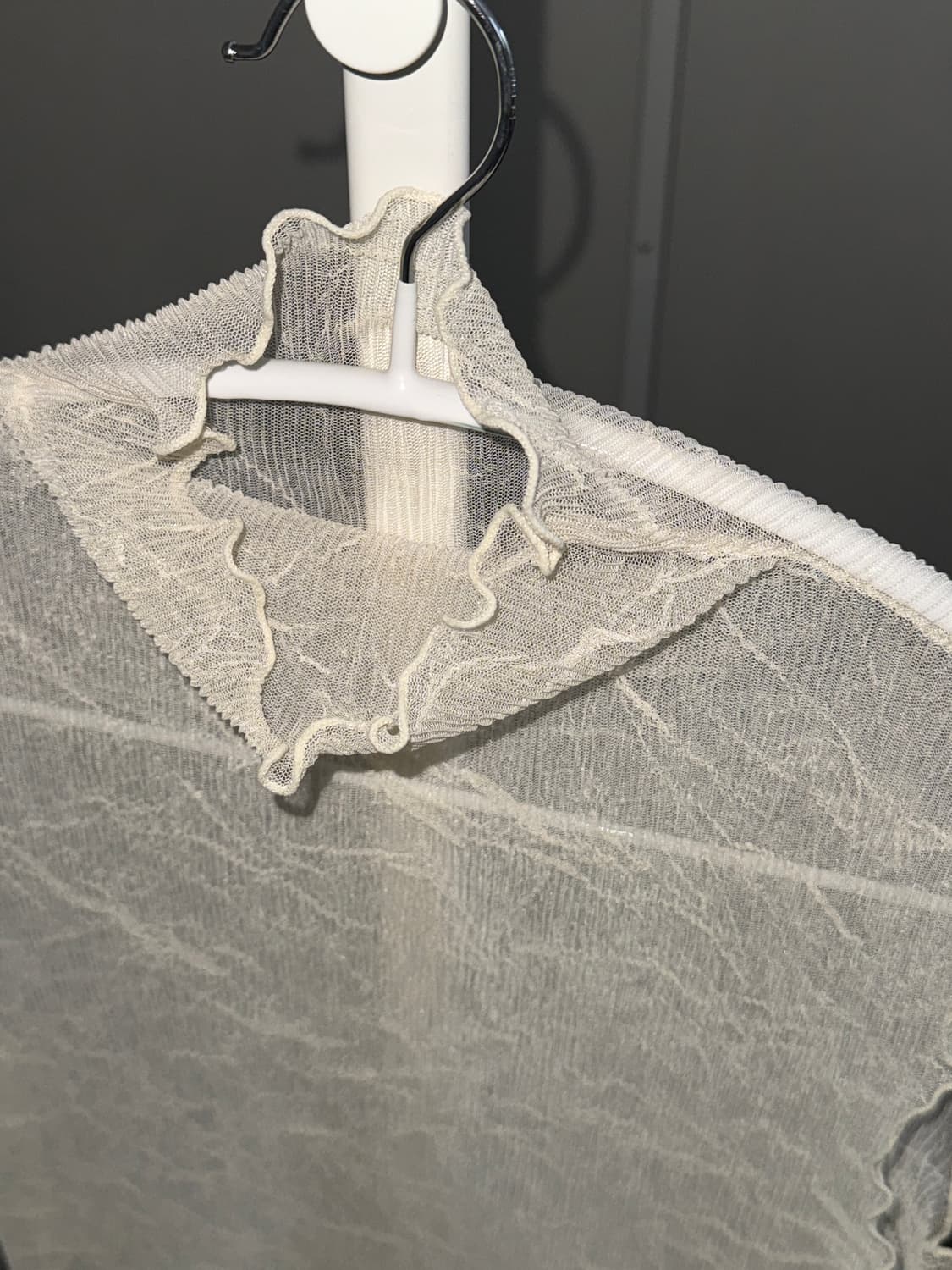 더일마 시스루 슬리브리스 탑 상품이미지3