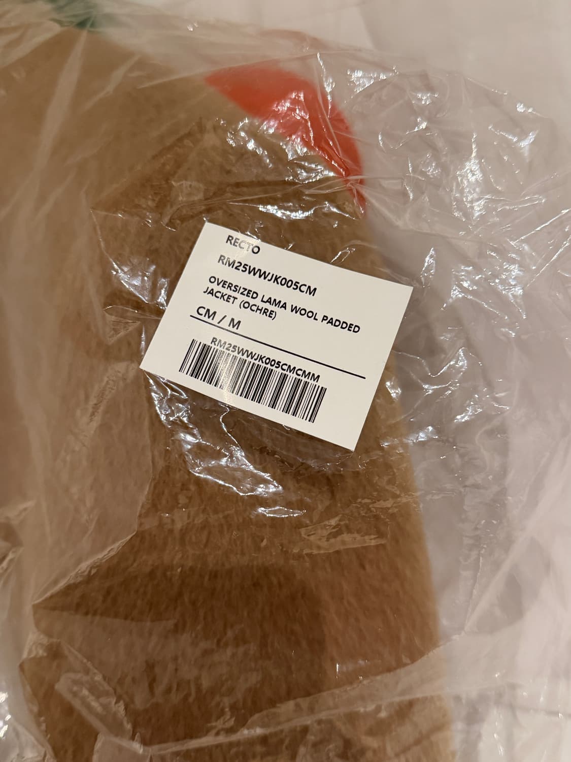 렉토 25FW 오버사이즈드 라마울 패디드자켓 M 상품이미지2