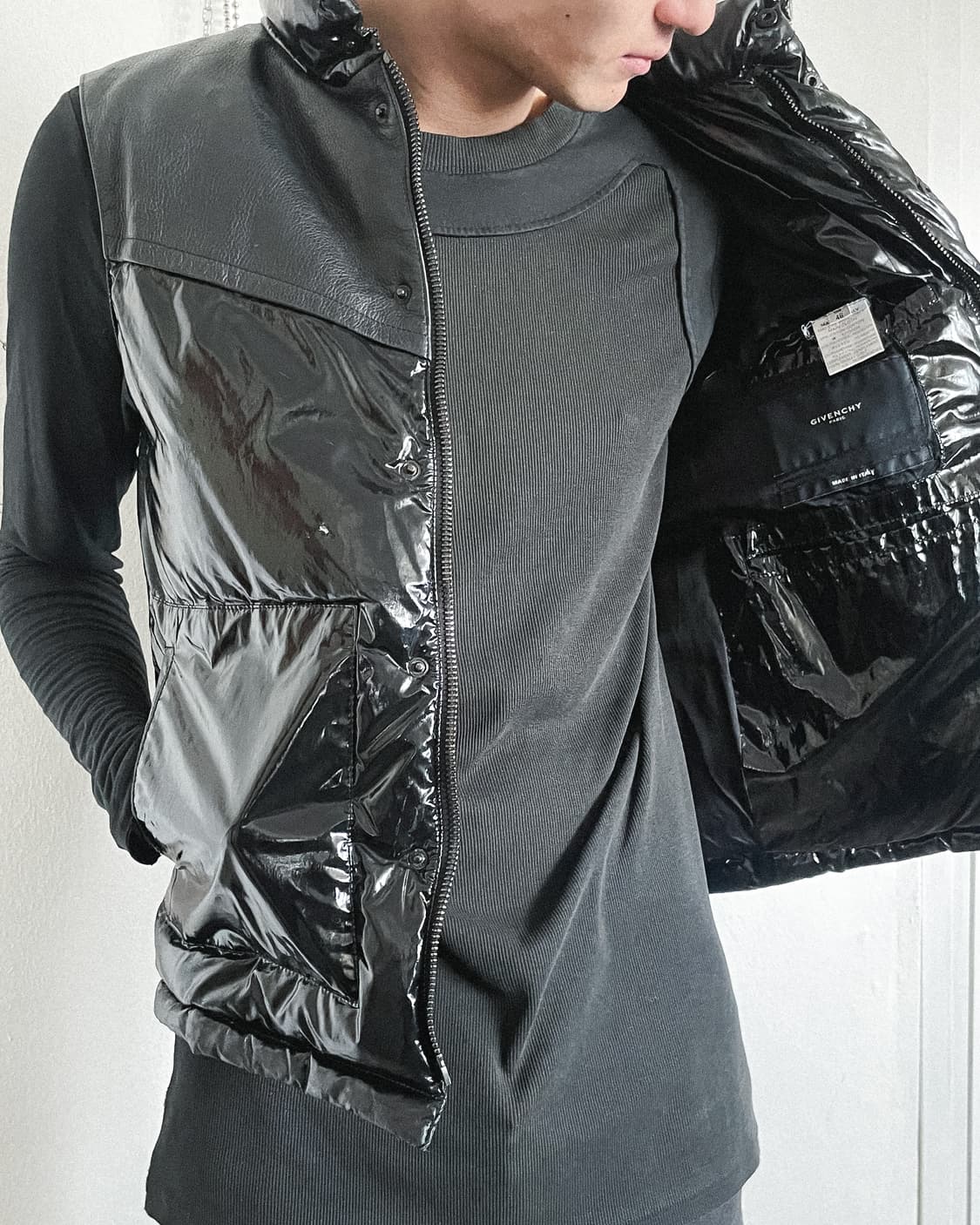 지방시 오피움 09AW 리카르도 티시 레더패널 글로시 패딩베스트 상품이미지6