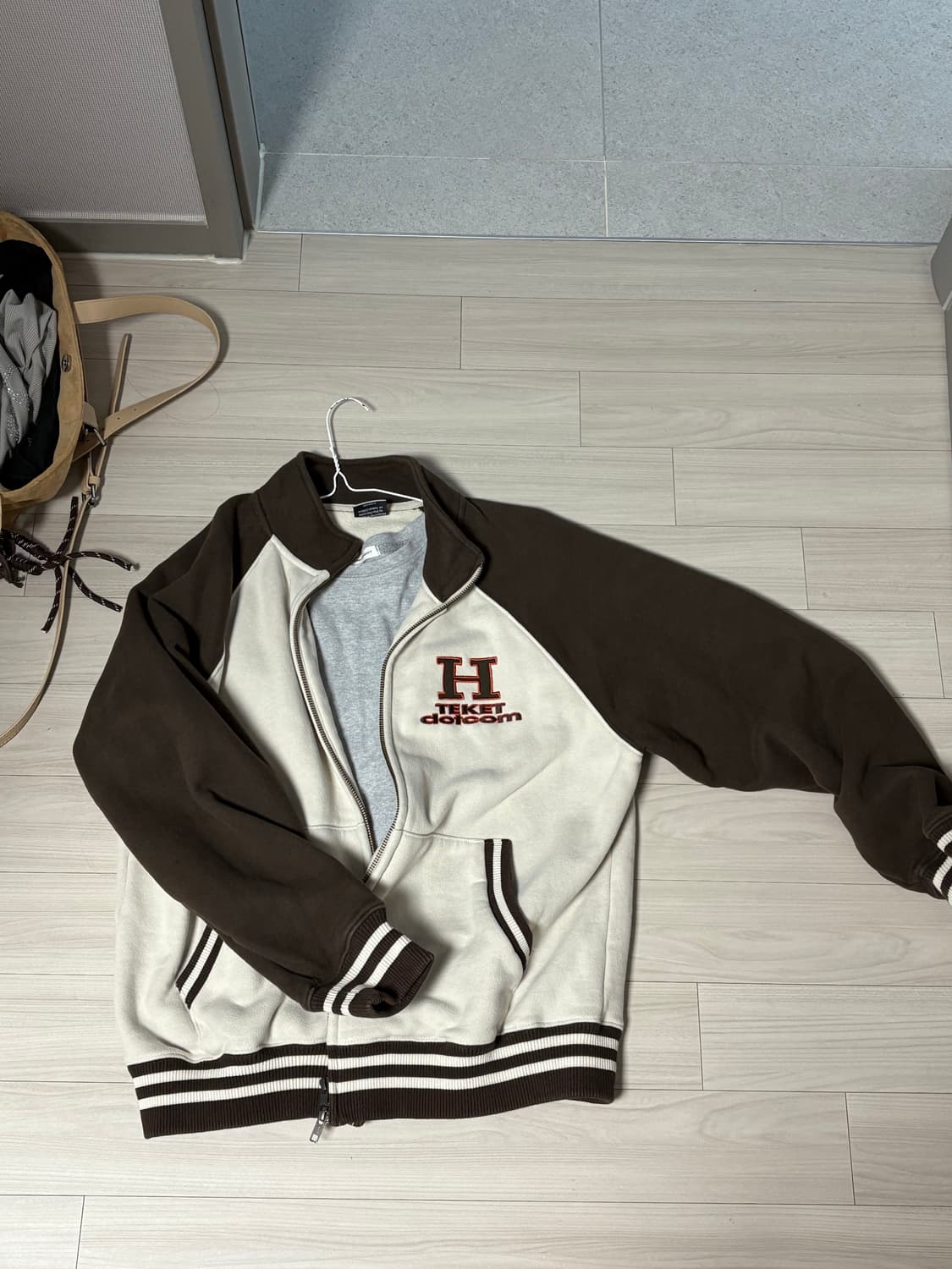 테켓  Zip-Up Sweatshirt Beige m사이즈 상품이미지3