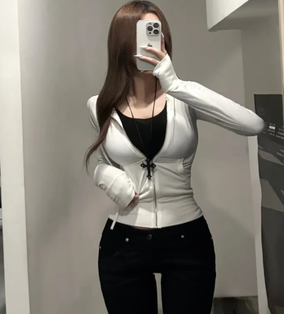 (새상품)에이블리 뉴앤비 개말라핏 슬림핏 후드집업 아이보리 상품이미지3