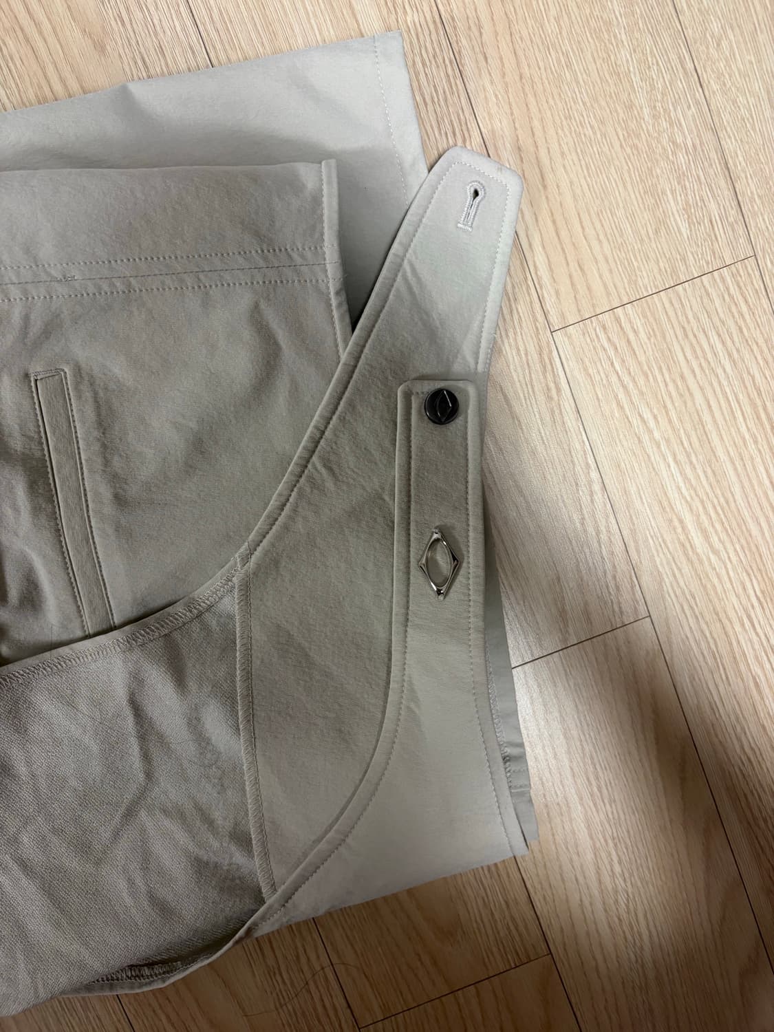 미스치프 벨티드 랩스커트 베이지  상품이미지2