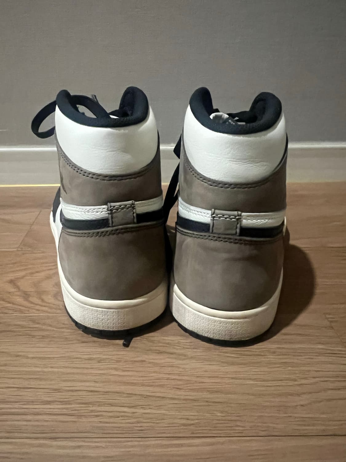 나이키 조던1 레트로 하이 모카 상품이미지3