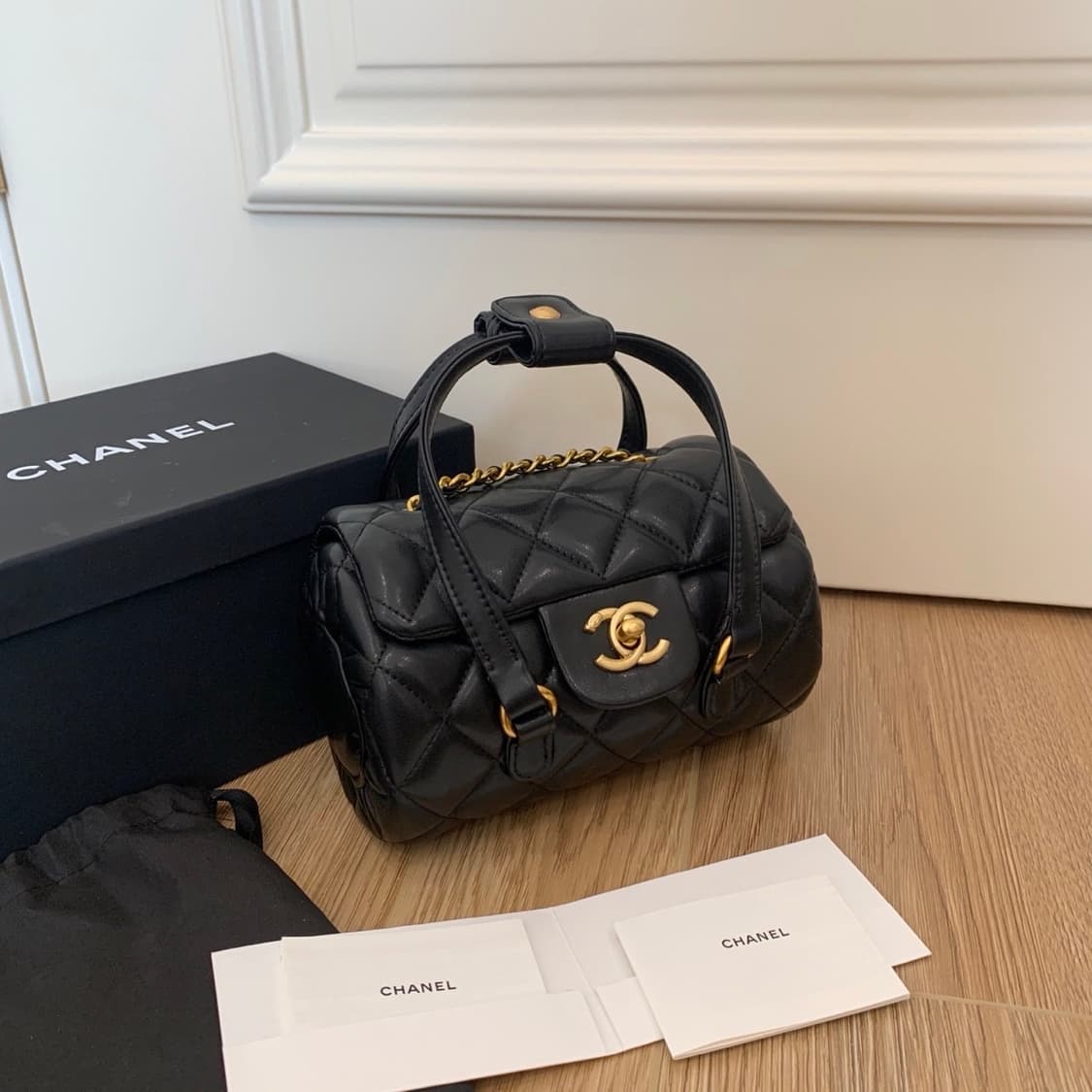  샤넬VIC 보스턴 레더 미니핸들백 체인백 VIP 선물 상품이미지1