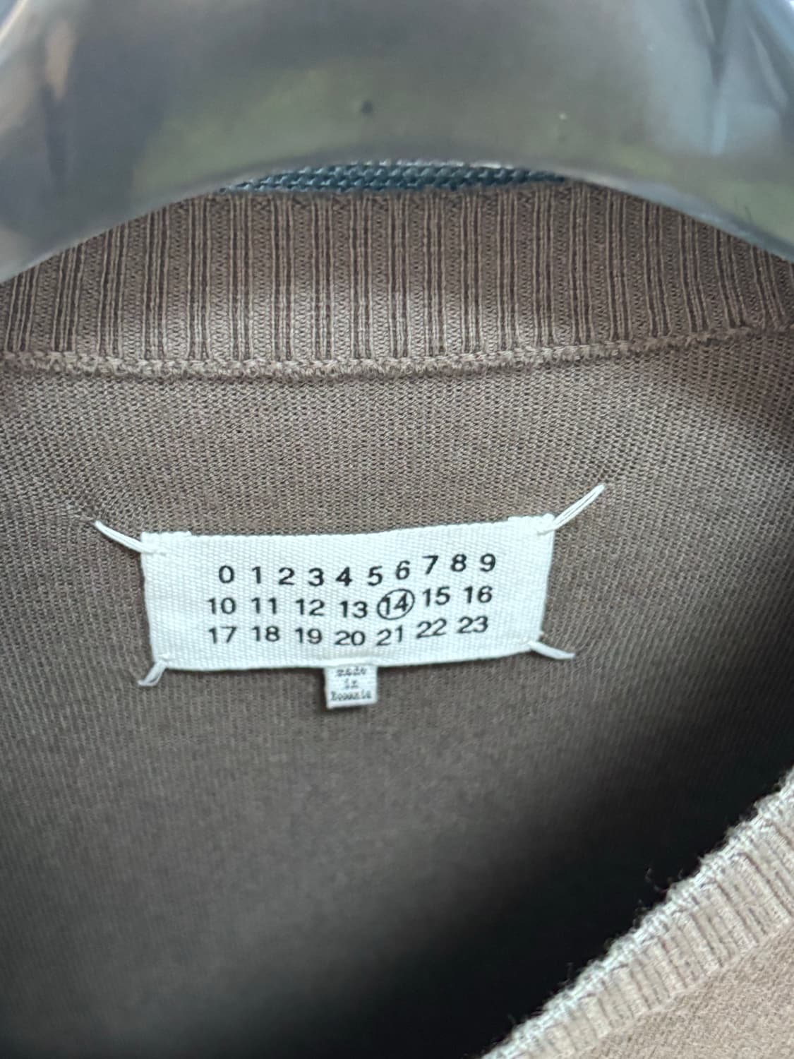 마르지엘라 엘보우 패치 니트 다크올리브 상품이미지2