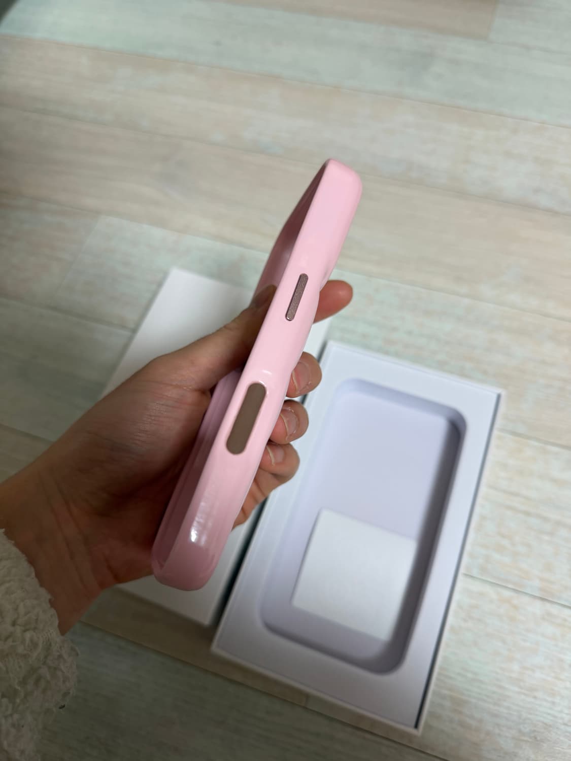 어반소피스티케이션 아이폰17프로 케이스 상품이미지4