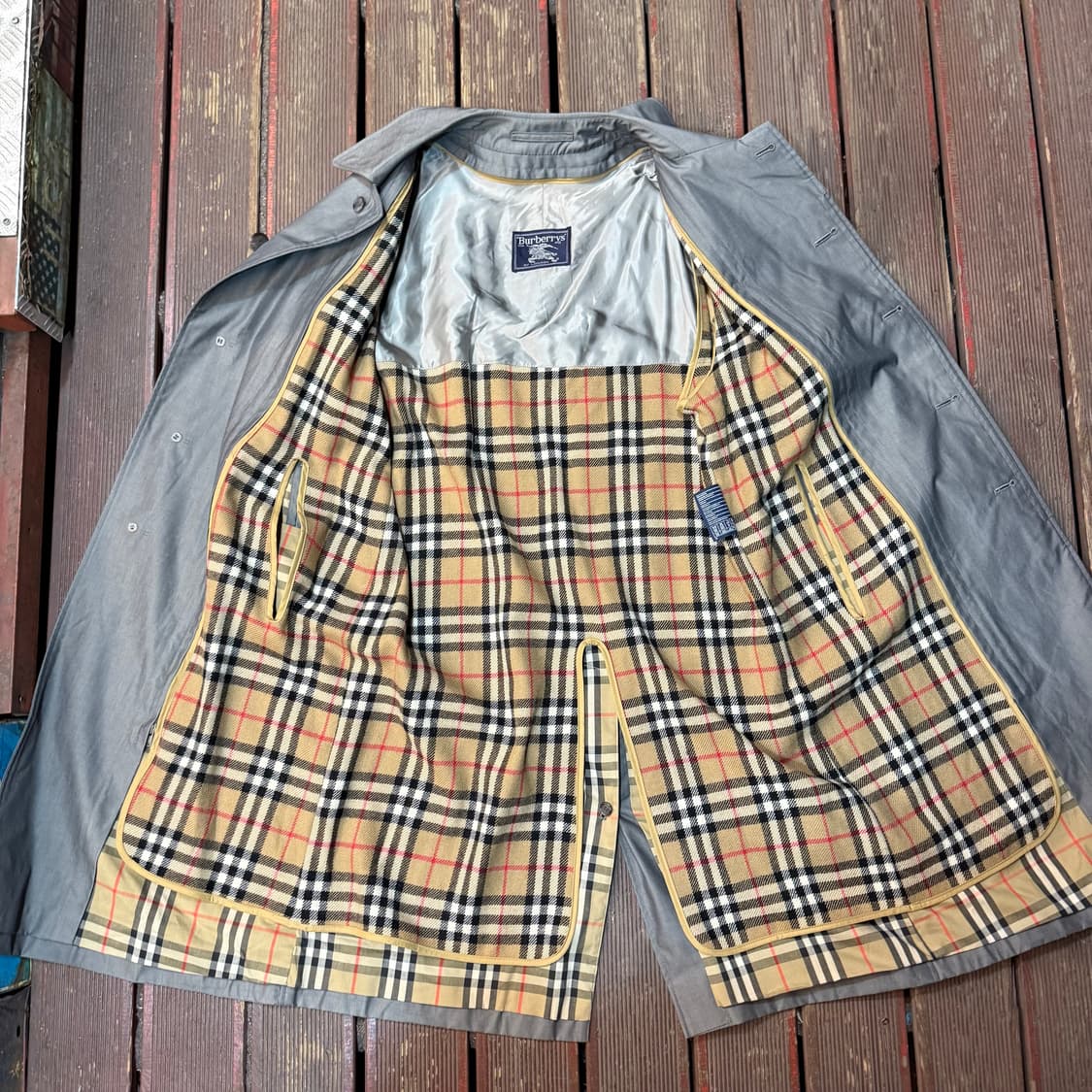 버버리 차콜 트렌치코트 상품이미지3