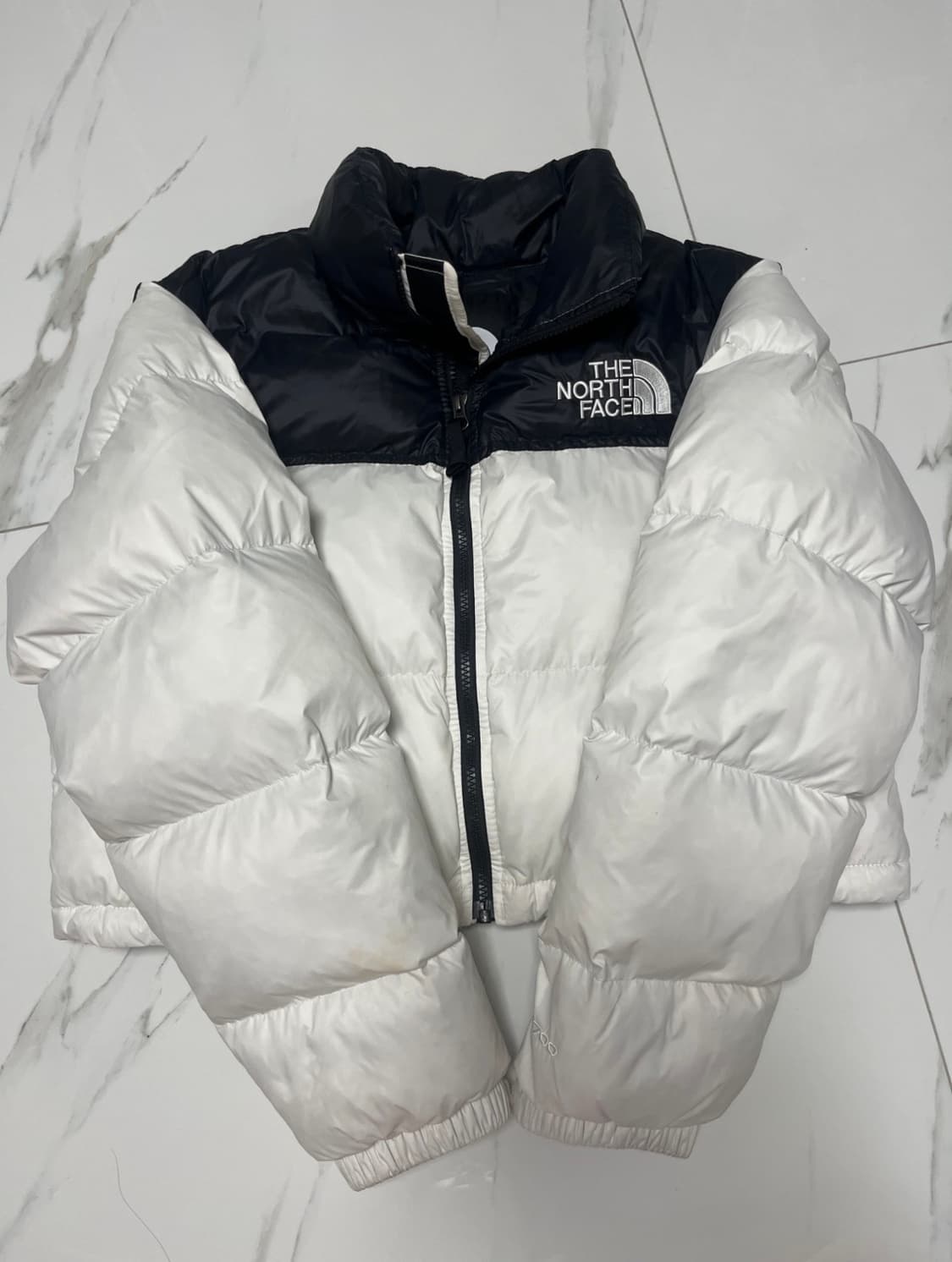 (W) 노스페이스 눕시 숏 자켓 가데니아 화이트 TNF 블랙 상품이미지4