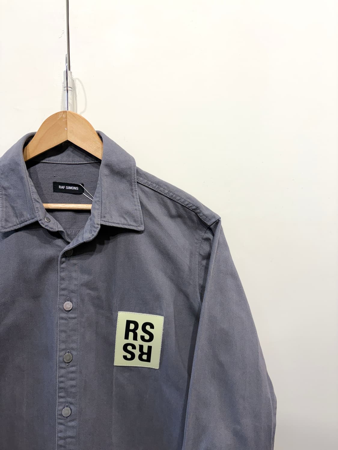 18AW 라프시몬스 캐리오버 데님 셔츠 상품이미지3