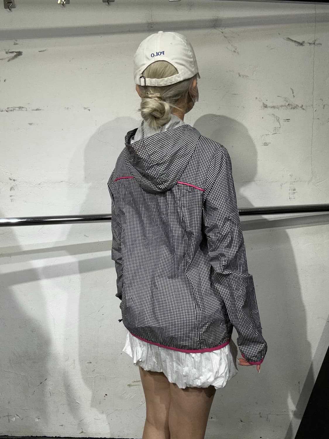 푸마 잔체크 핑크 포인트 y2k 키치 후드 바람막이 트랙 자켓 L 상품이미지3