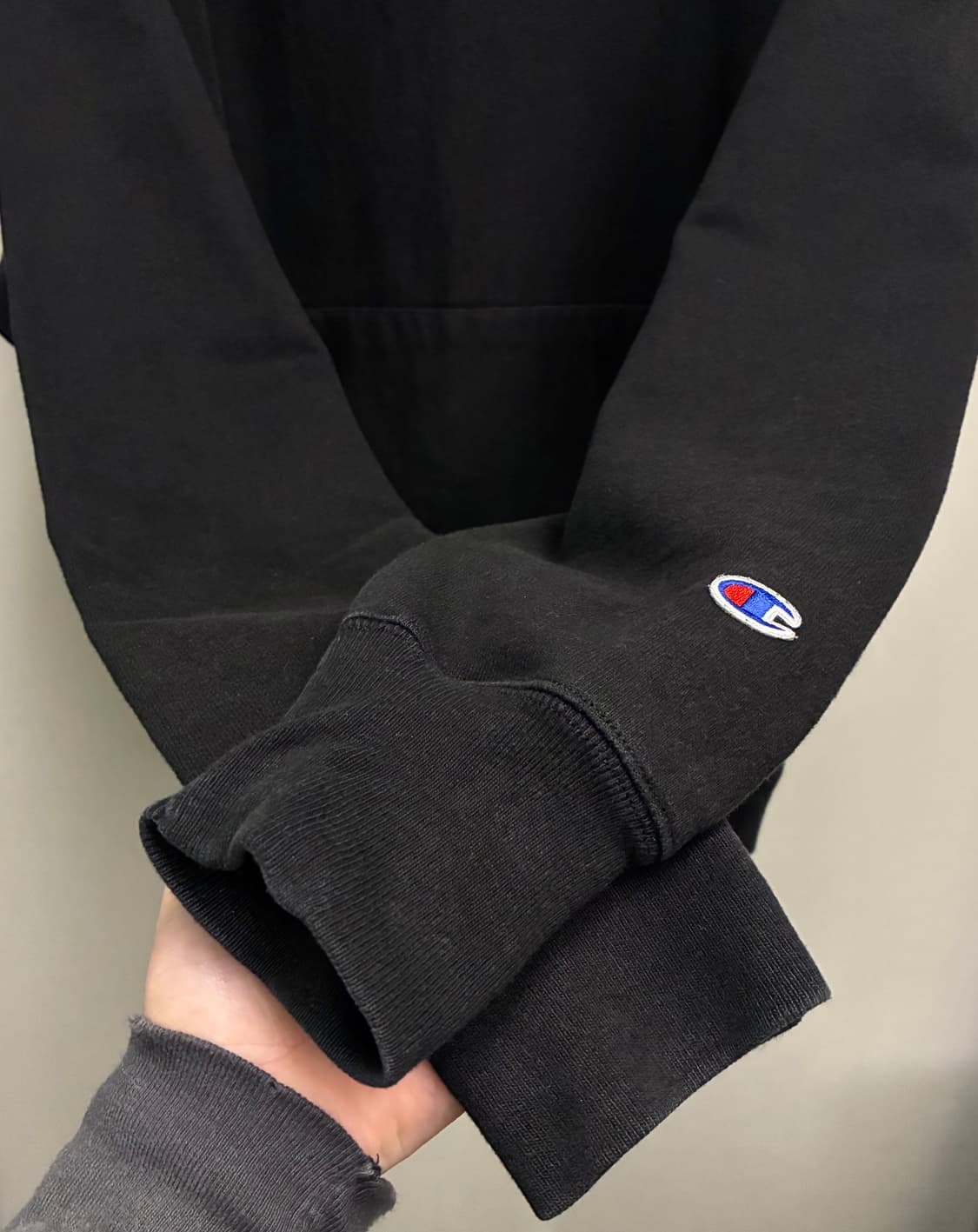 (XL)챔피온 x MOMA 모마 리버스위브 스웻 후드티셔츠 블랙 상품이미지5