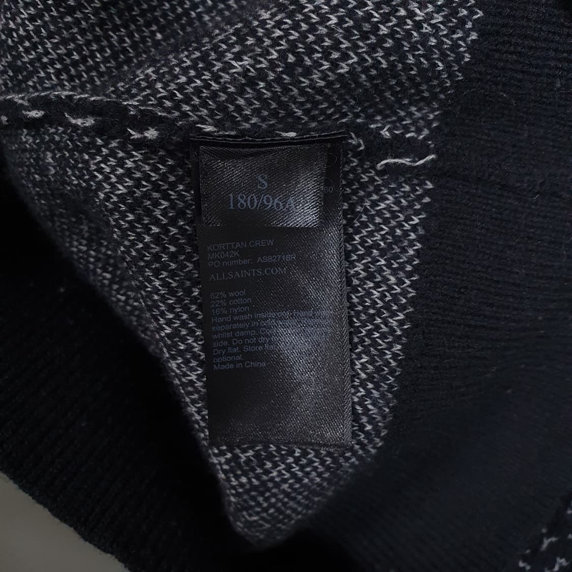 실측 M) 올세인츠 코르탄 크루 그라데이션 배색 울 모 니트 스웨터 블랙 상품이미지5
