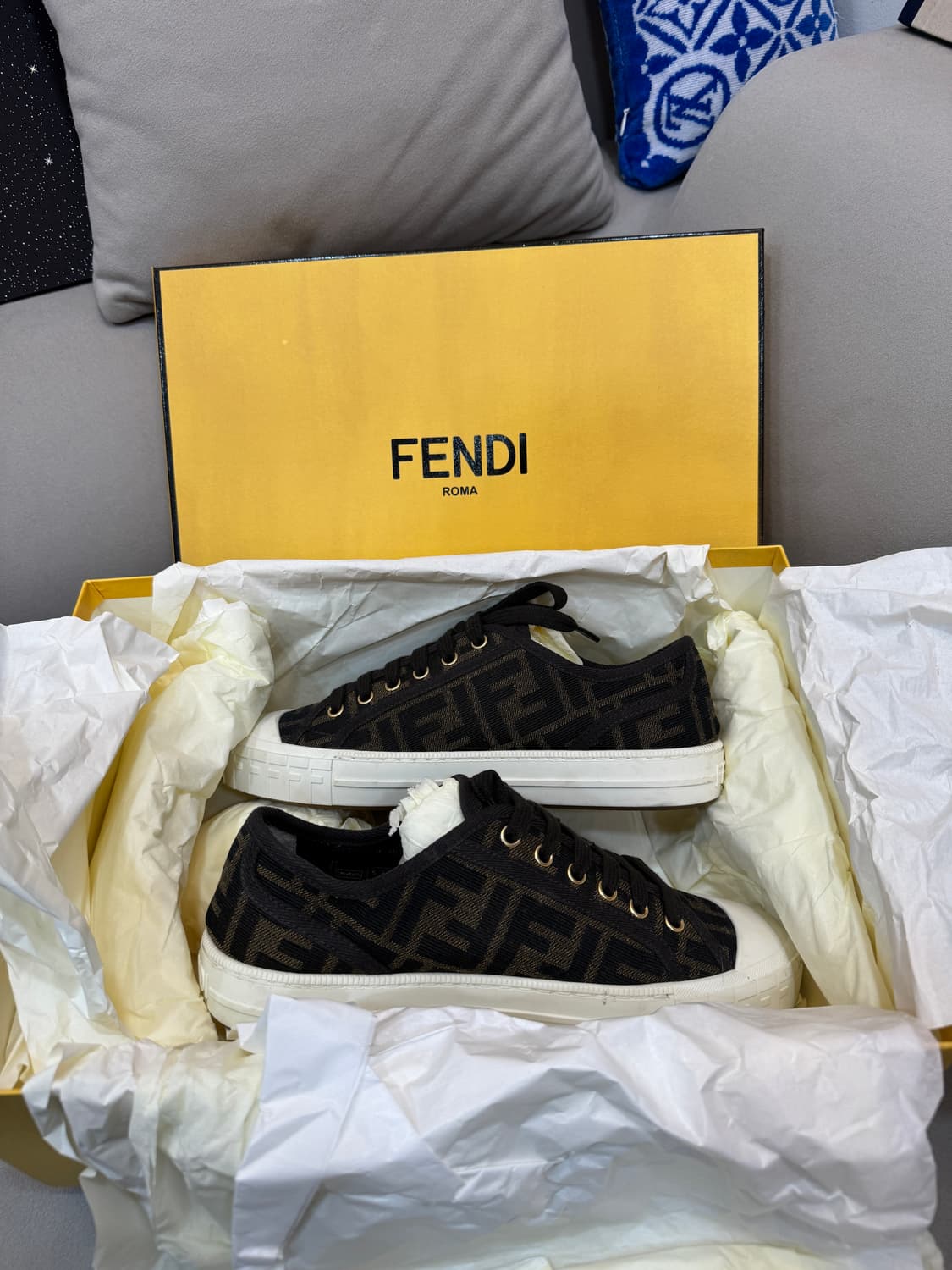 새상품급 펜디 자카드 도미노 스니커즈 36사이즈  상품이미지1