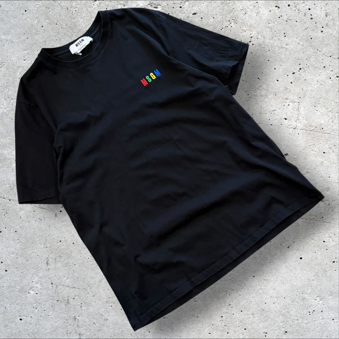 [XL] MSGM 컬러 로고 블랙 반팔 티셔츠 D557 상품이미지1