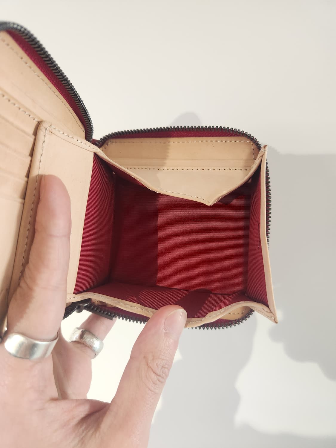 이세이미야케 맨 엠보스드 레더 지갑 상품이미지5