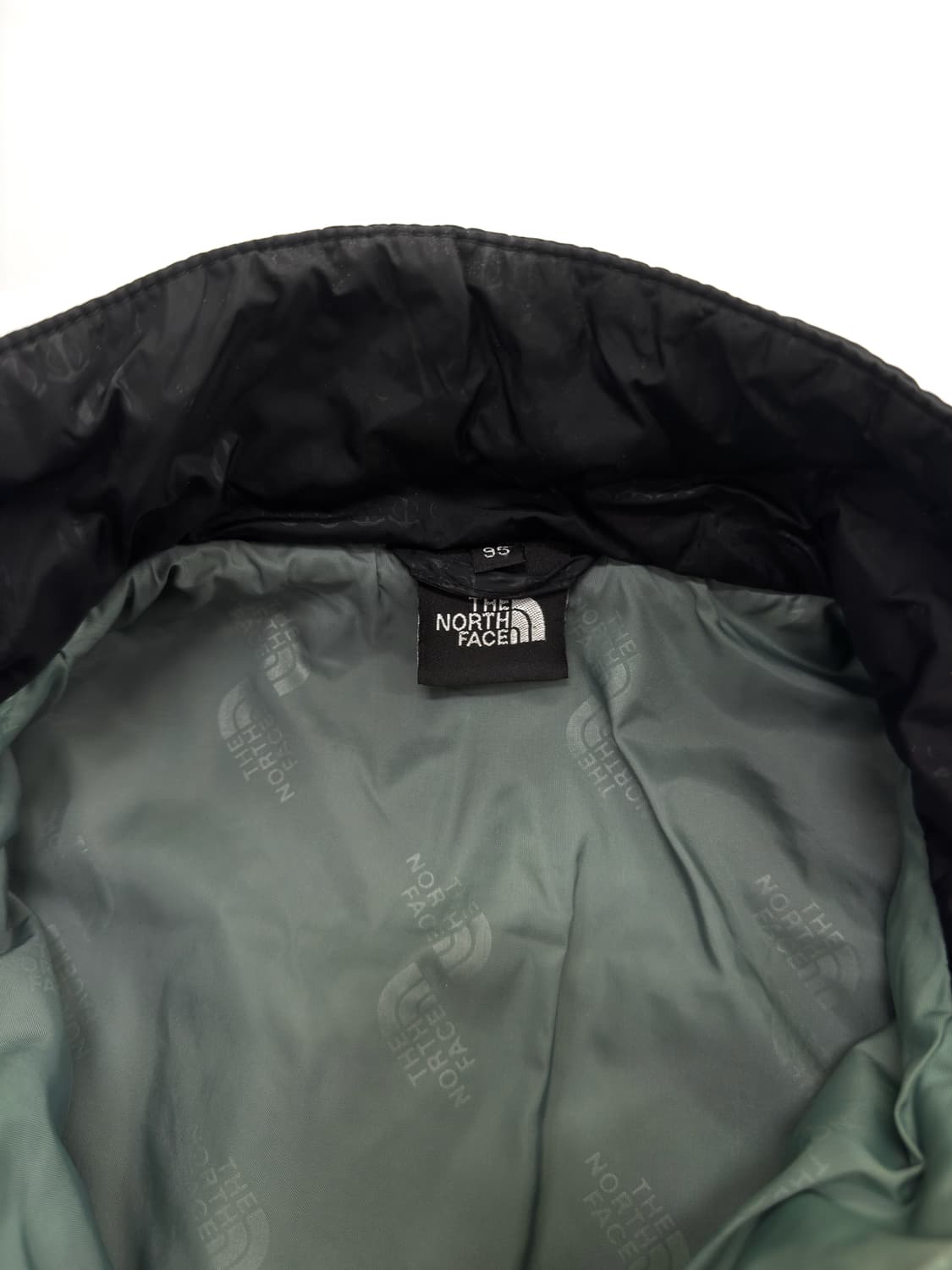 노스페이스 경량패딩 상품이미지4