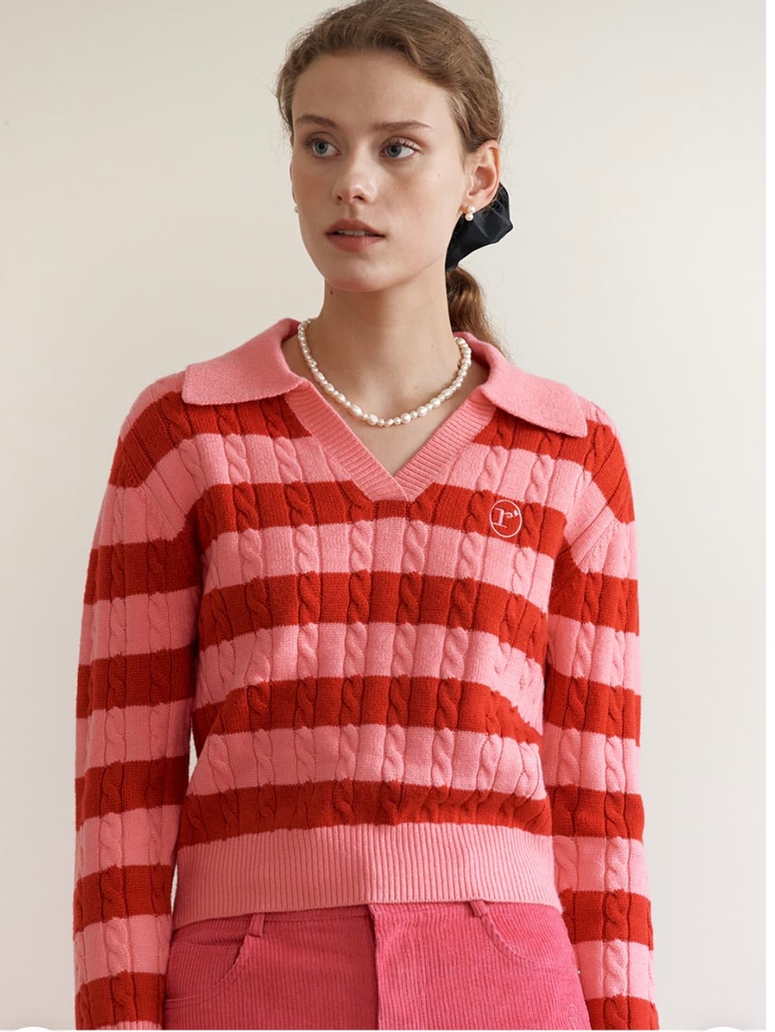 로라로라 브이넥 핑크 배색 케이블 스트라이프 오픈 카라 크롭 니트 상품이미지2