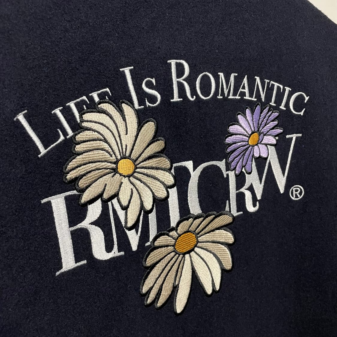 로맨틱크라운 와일드 프라워 울 바시티 자켓 상품이미지4