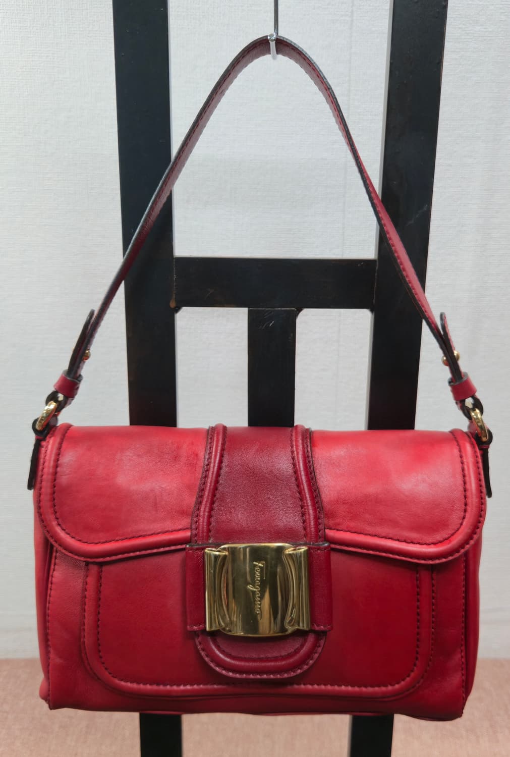 살바토레 페라가모 금장 빈티지 숄더백 레드  상품이미지1