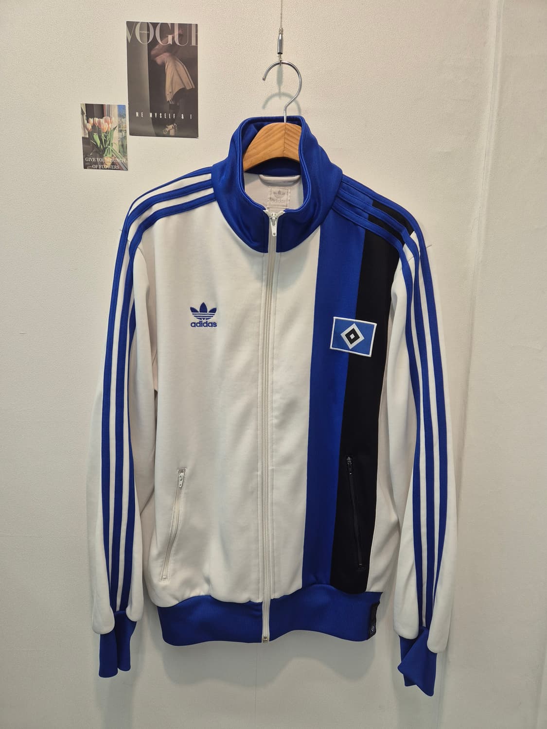 아디다스 HSV 트랙탑  110
사이즈 실측 가늠단면 58  총장 70
 상품이미지1