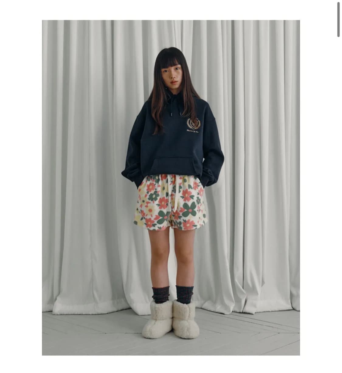 시엔느 플라워패턴 반바지  (후리스재질) 새제품 상품이미지2