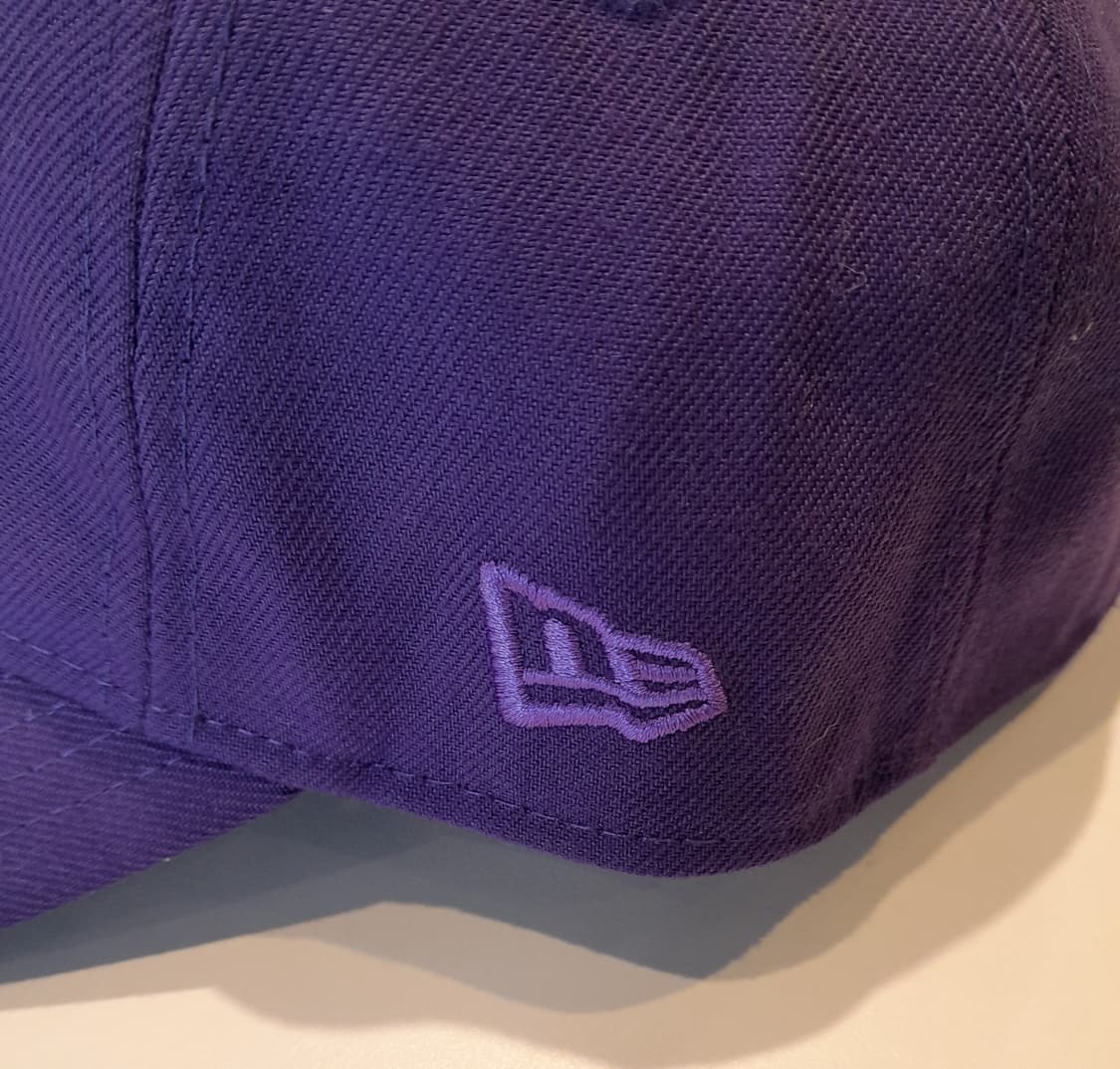 💥(새상품) 뉴에라 X 모마 레인보우 자수 볼캡 (퍼플)
 상품이미지4