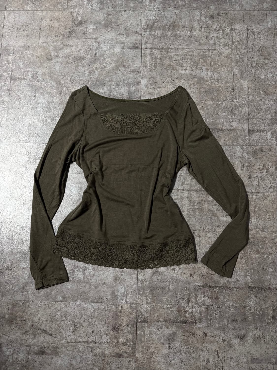 와이넥 레이스 디테일 롱 슬리브 티 상품이미지2