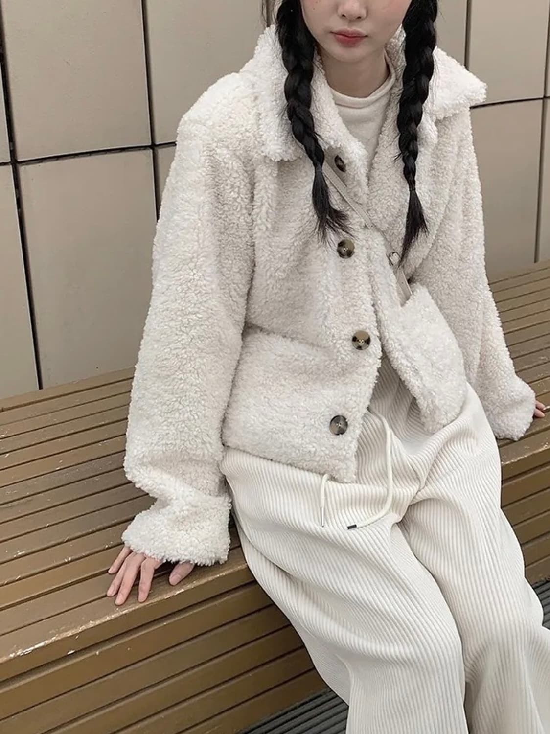 애니원모어 양털 카라 퍼 자켓 상품이미지2