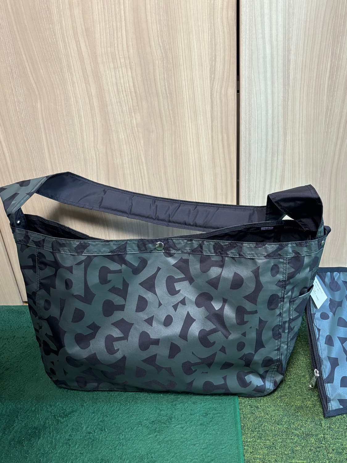 꼼데x요시다포터 신상 크로스백 상품이미지3