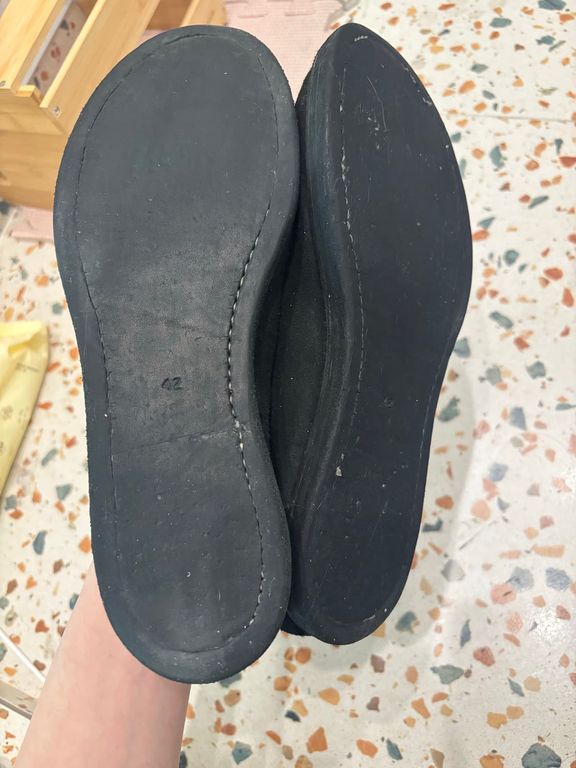 구이디 E28 블랙스웨이드 42사이즈 상품이미지4