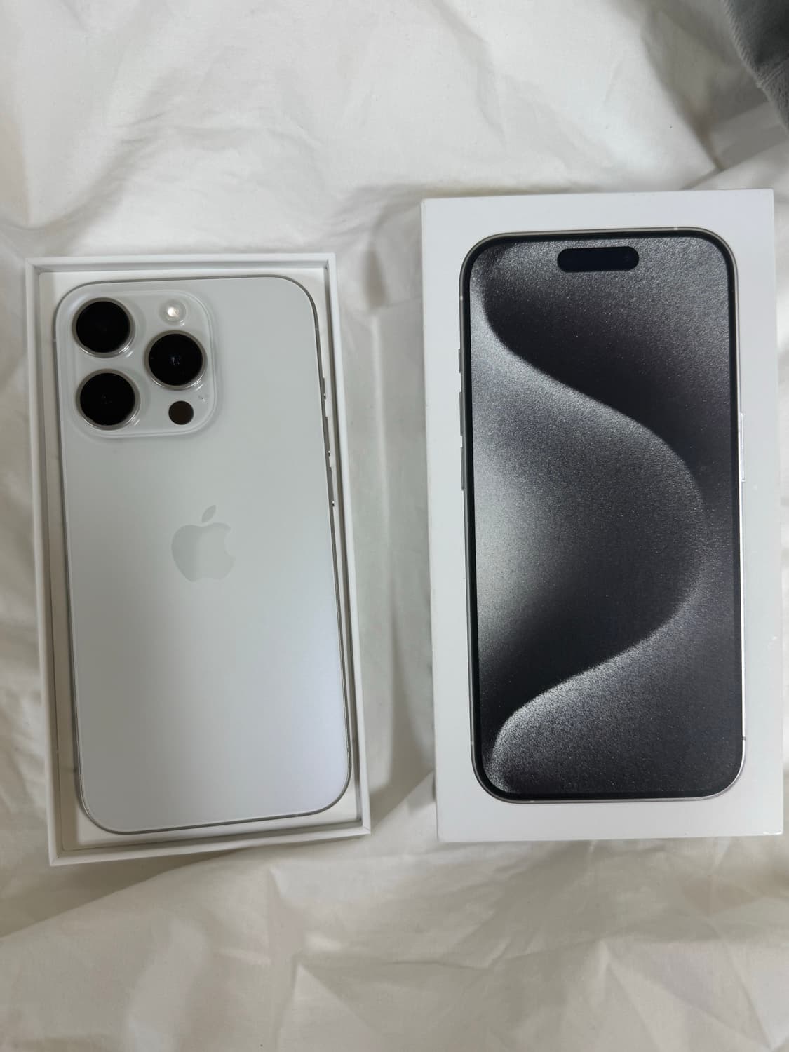 아이폰 15프로 128기가 화이트 티타늄 상품이미지1