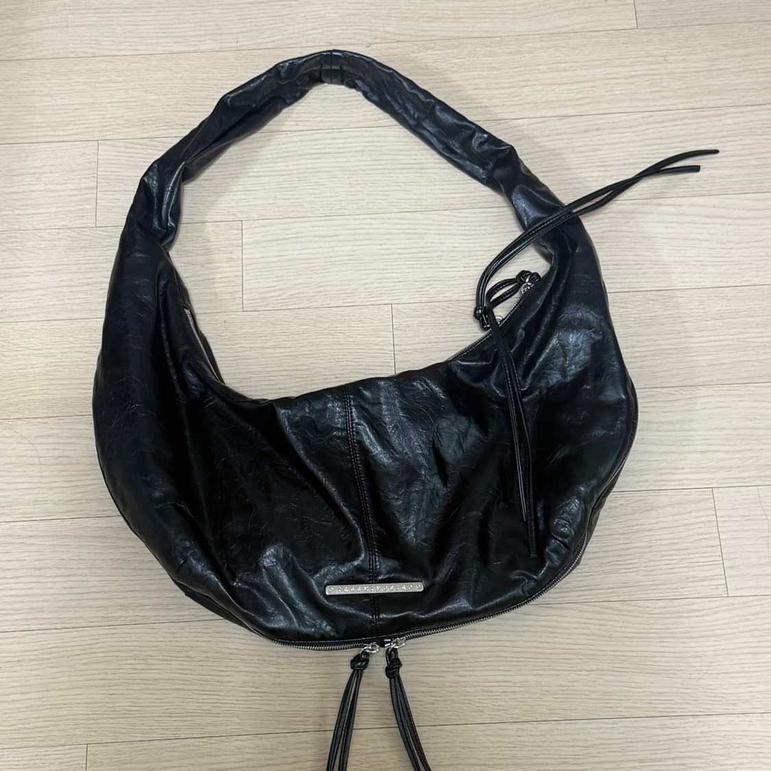 트리밍버드 지퍼 레더 호보백 상품이미지2