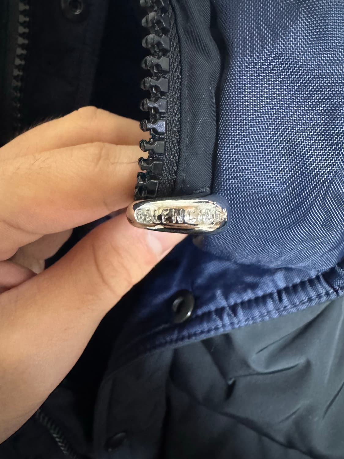 발렌시아가 리버시블 푸퍼 2 사이즈 상품이미지4