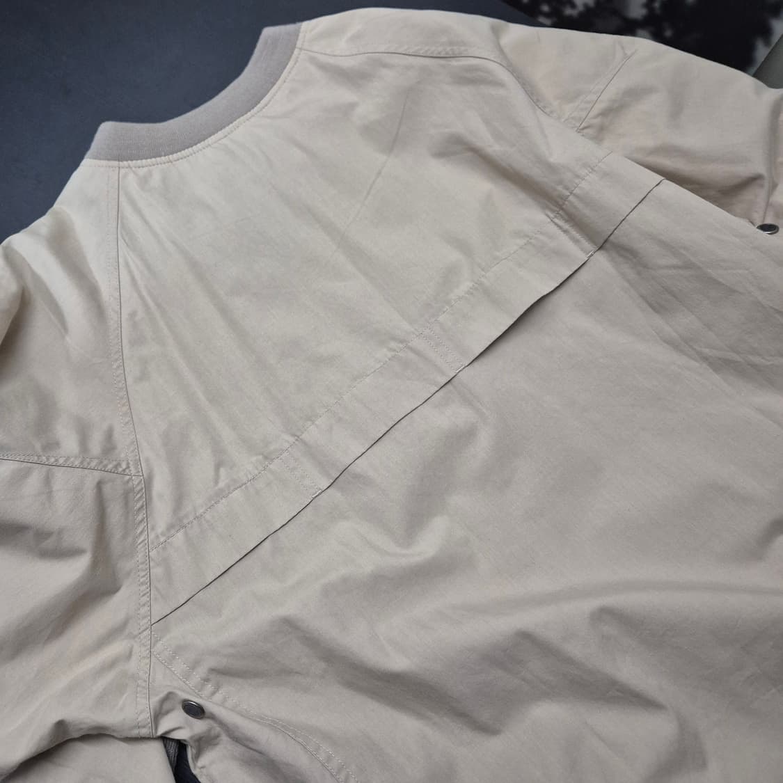 오클리 소프트웨어 00S 웜업 M사이즈 상의 상품이미지5