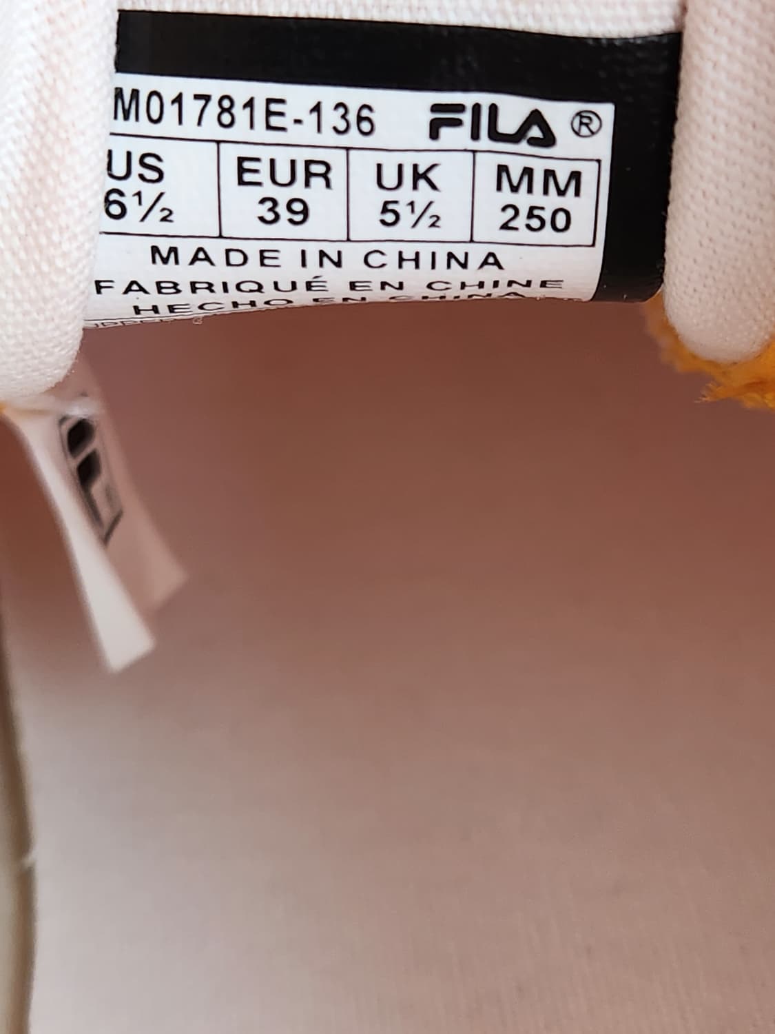 새상품)휠라 스니커즈 코트 라이트 운동화 250

오염 하자없이 깨끗해요 상품이미지8