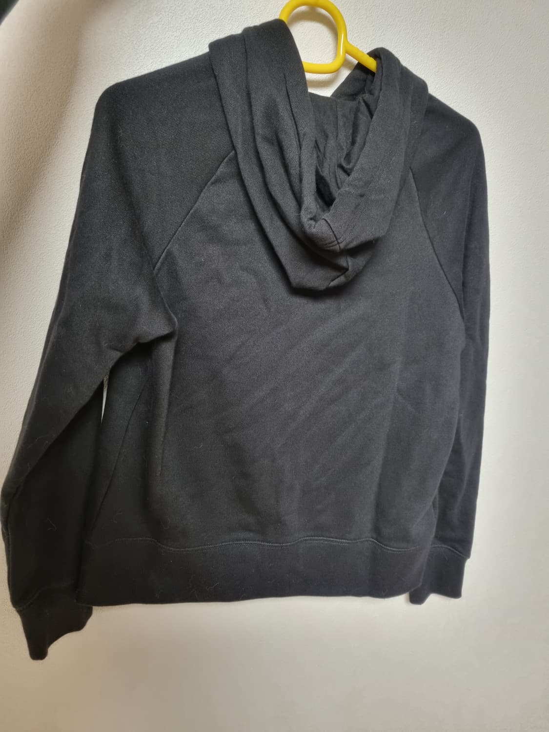 유니클로 검정 후드집업 상품이미지2