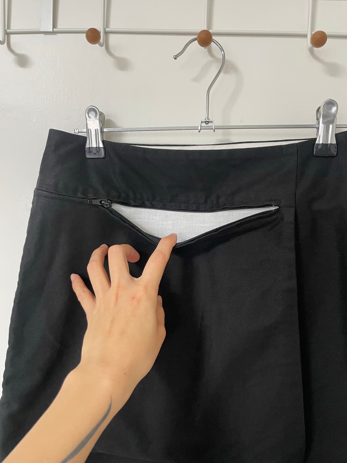 츠모리 치사토 포켓 레이어드 블랙 스커트 상품이미지3