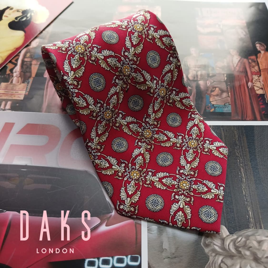 닥스 실크 다크 레드 클래식 패턴 넥타이 9.7cm A등급 A18720
 상품이미지1