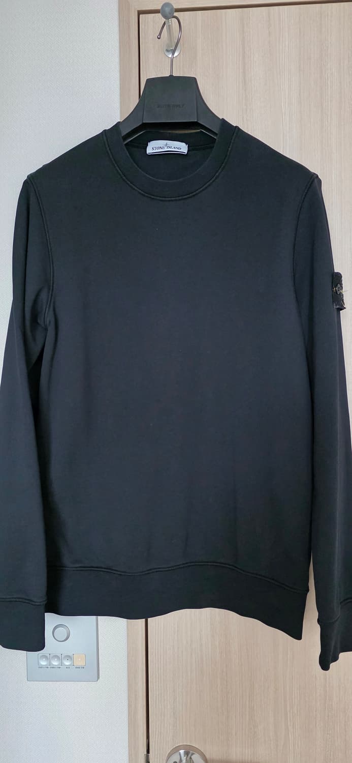 스톤아일랜드 블랙 맨투맨 상품이미지1